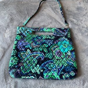 Vera Bradley cute bag. Only worn a few times. Great condition.